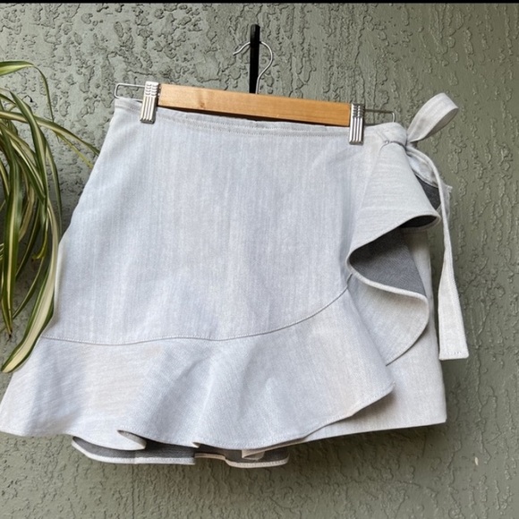 Cinq a sept wrap mini skort grey 🤩 - Picture 2 of 5